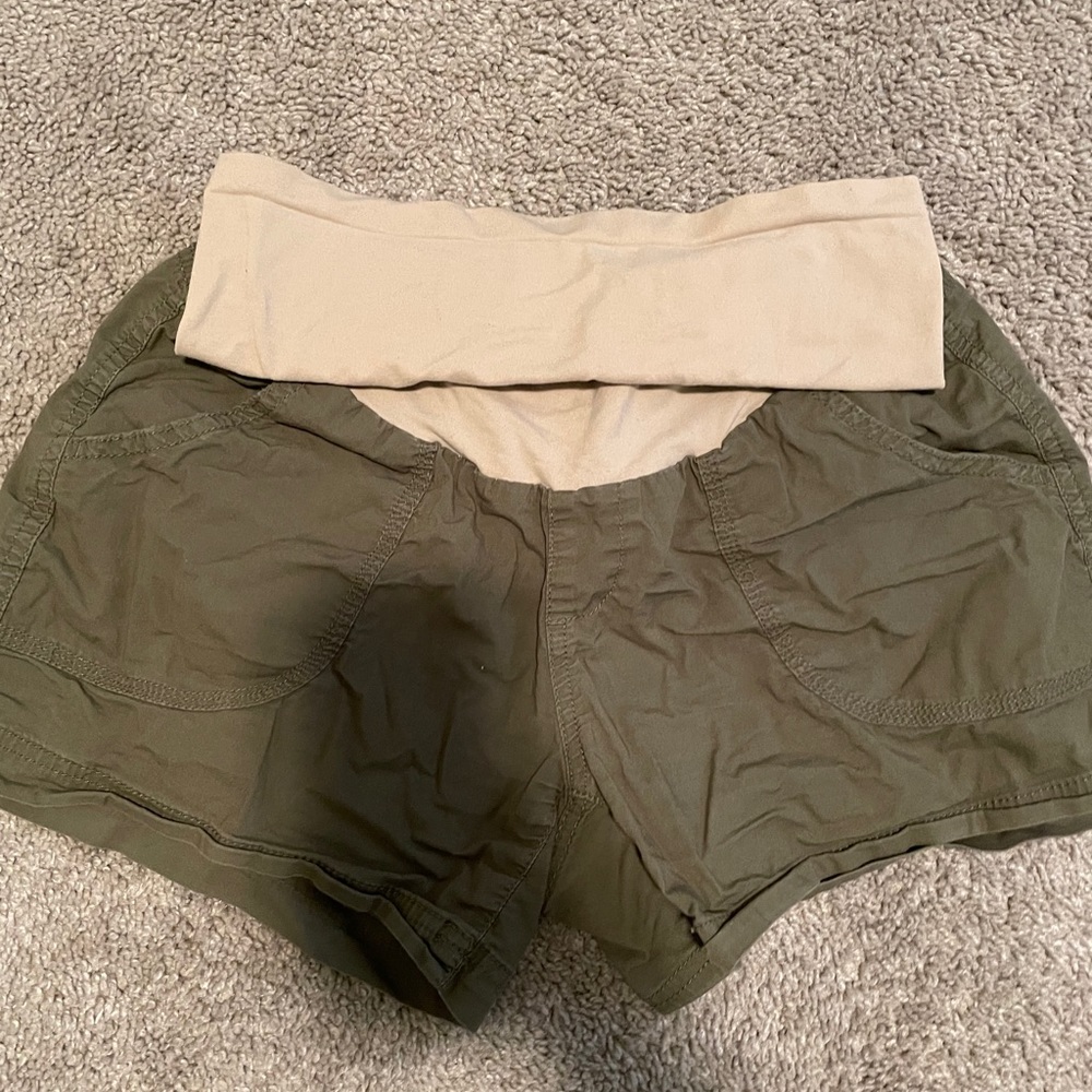 Maternity shorts